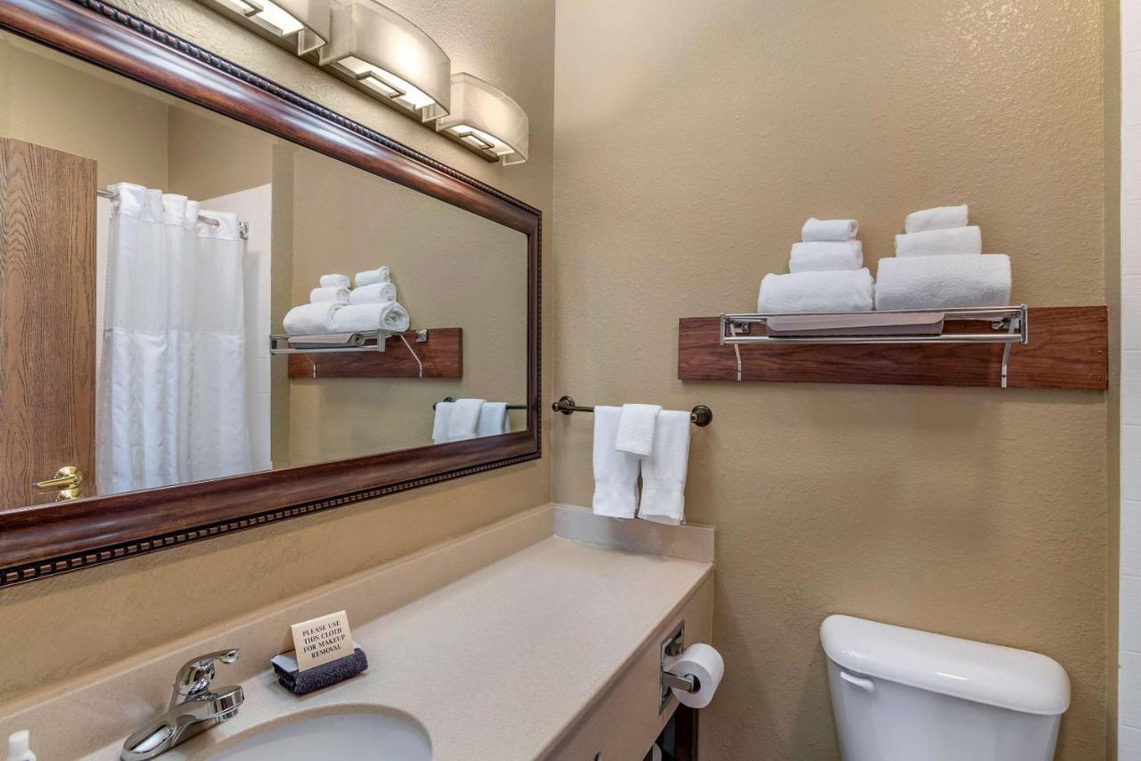 Comfort Inn Warrensburg Station Εξωτερικό φωτογραφία