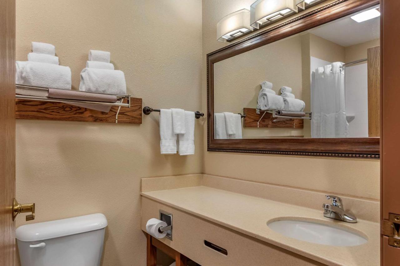 Comfort Inn Warrensburg Station Εξωτερικό φωτογραφία