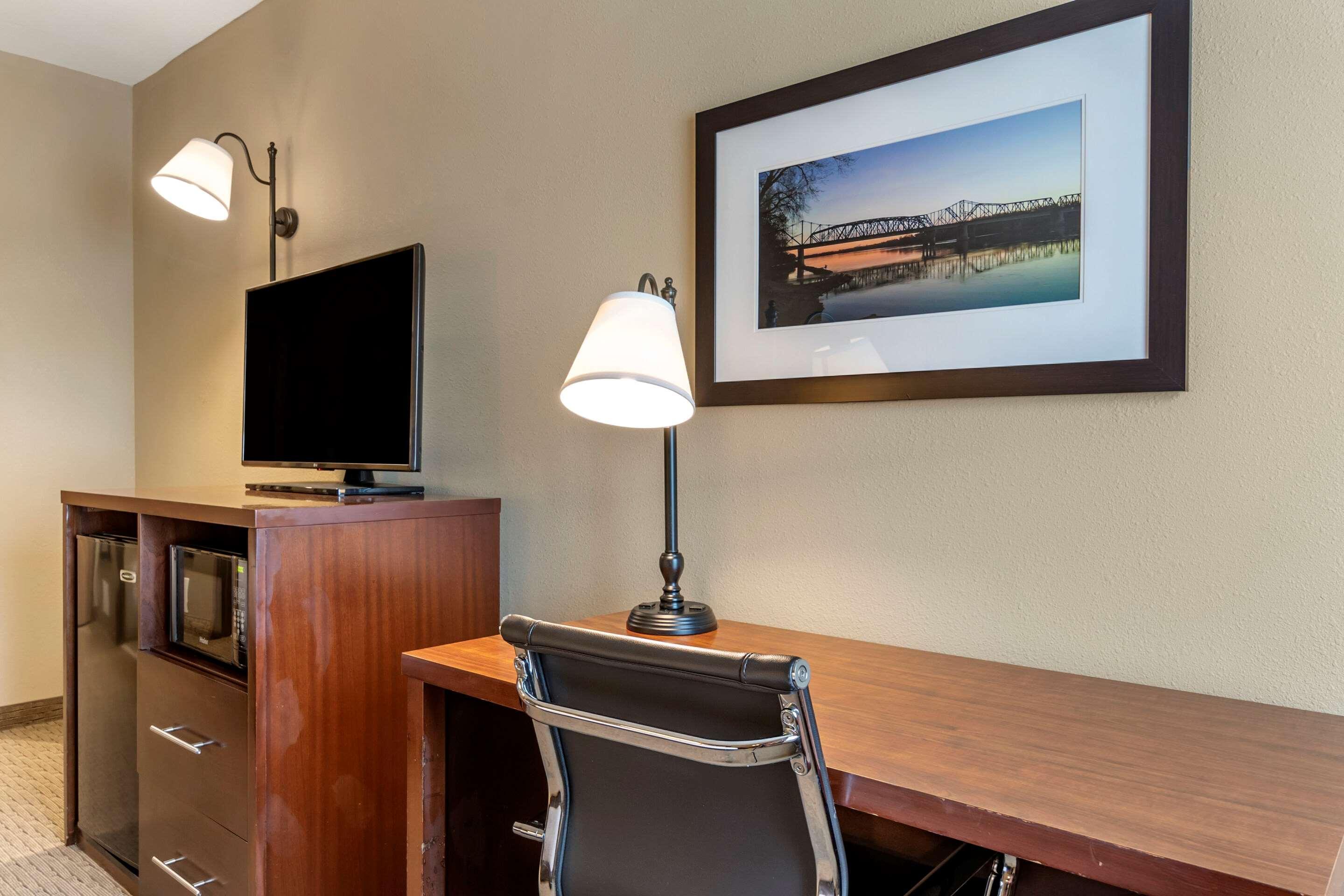 Comfort Inn Warrensburg Station Εξωτερικό φωτογραφία