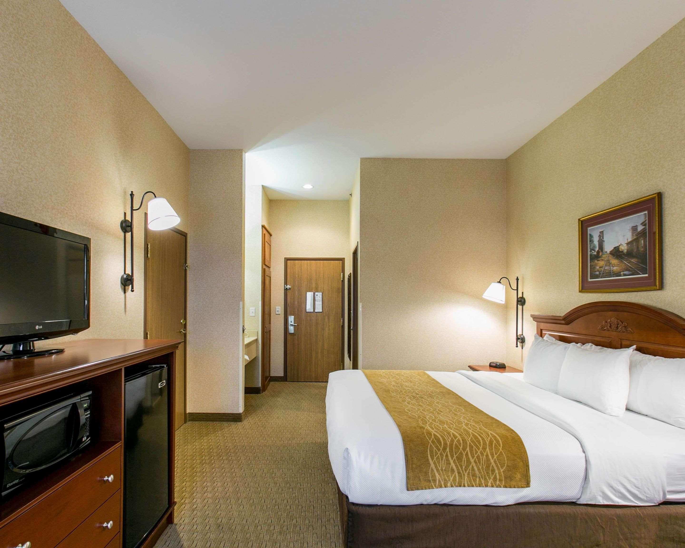 Comfort Inn Warrensburg Station Εξωτερικό φωτογραφία