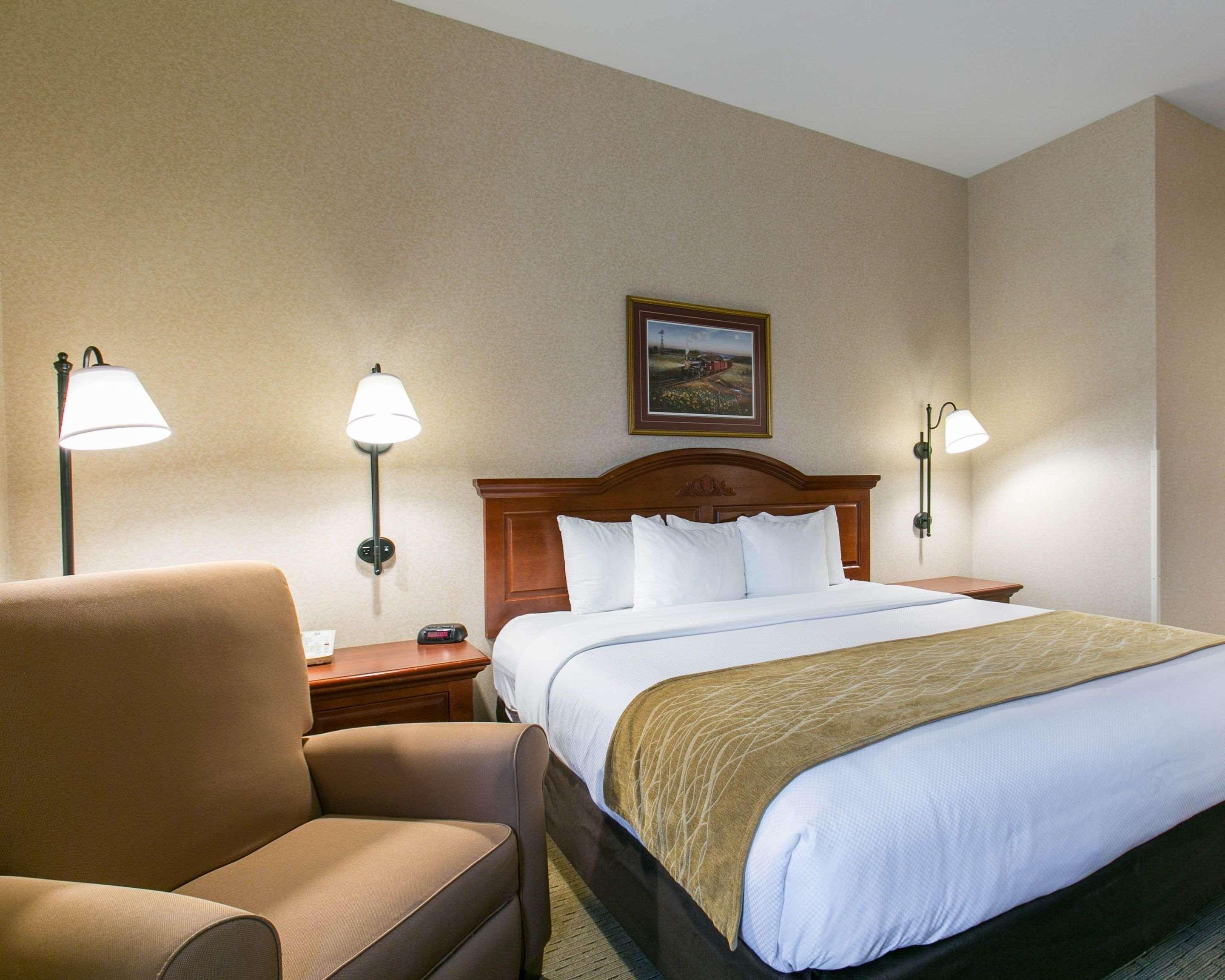 Comfort Inn Warrensburg Station Εξωτερικό φωτογραφία