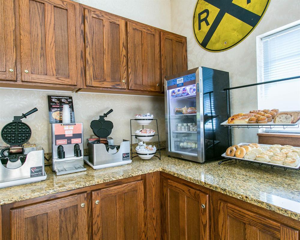 Comfort Inn Warrensburg Station Εξωτερικό φωτογραφία