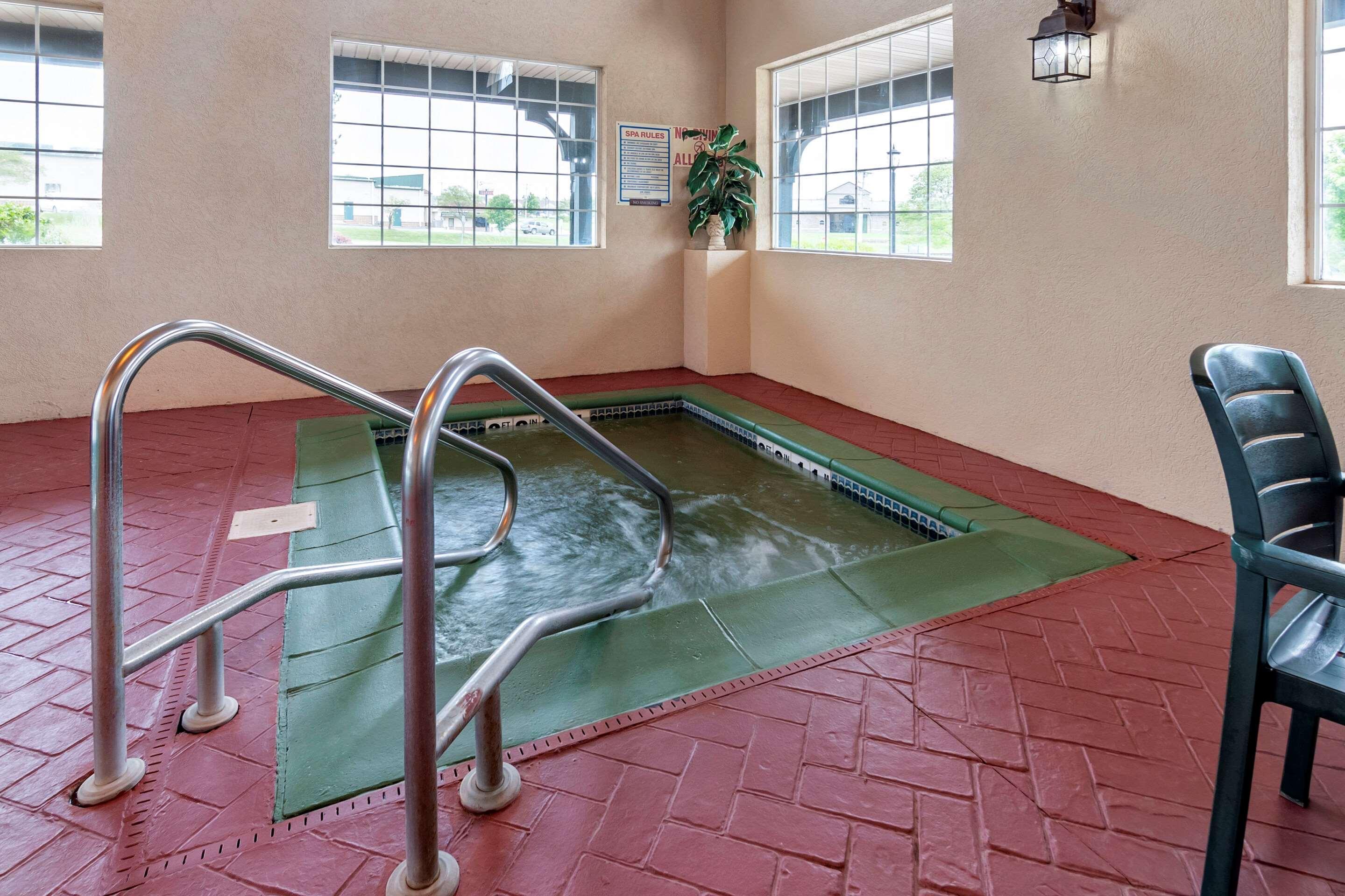 Comfort Inn Warrensburg Station Εξωτερικό φωτογραφία