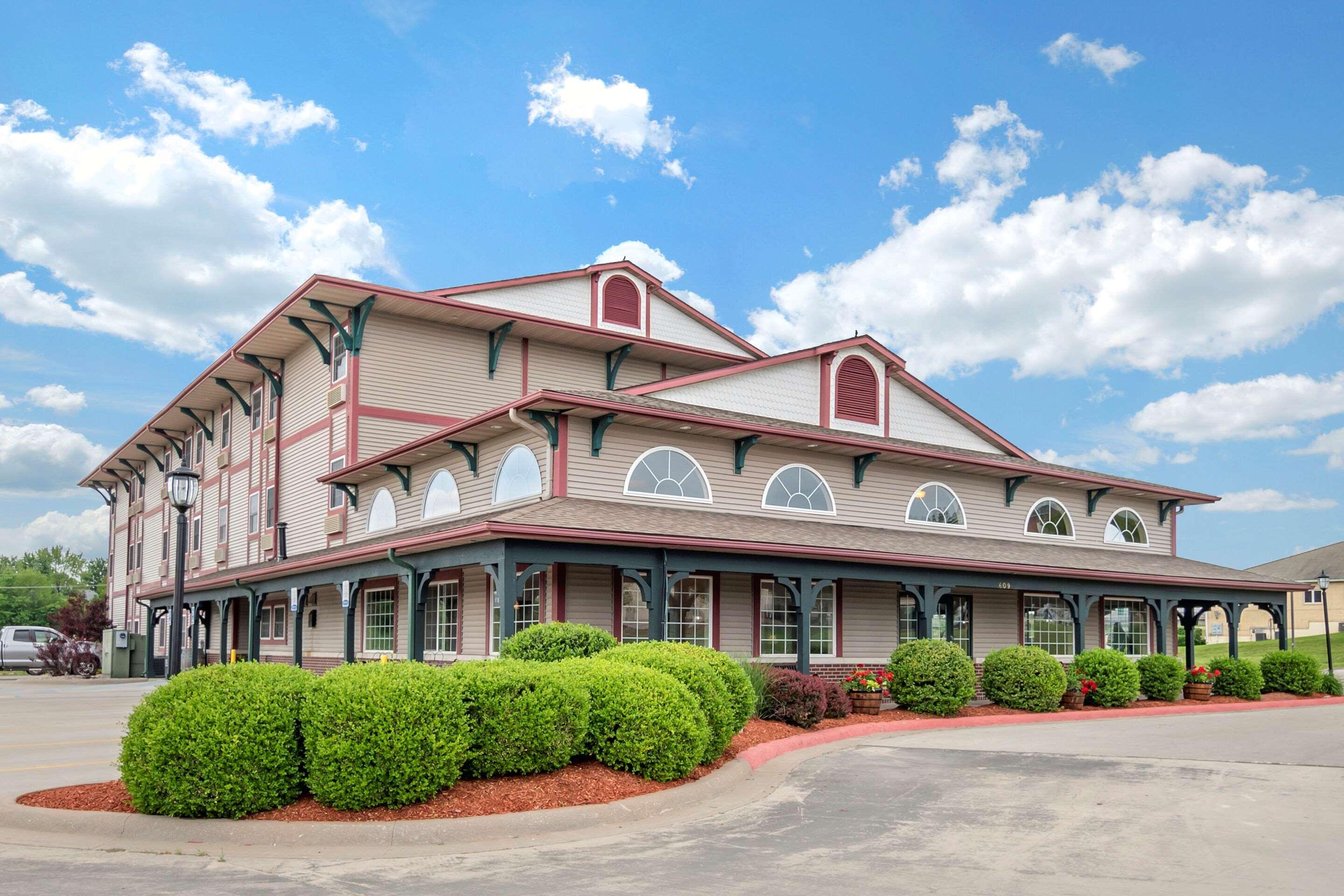 Comfort Inn Warrensburg Station Εξωτερικό φωτογραφία
