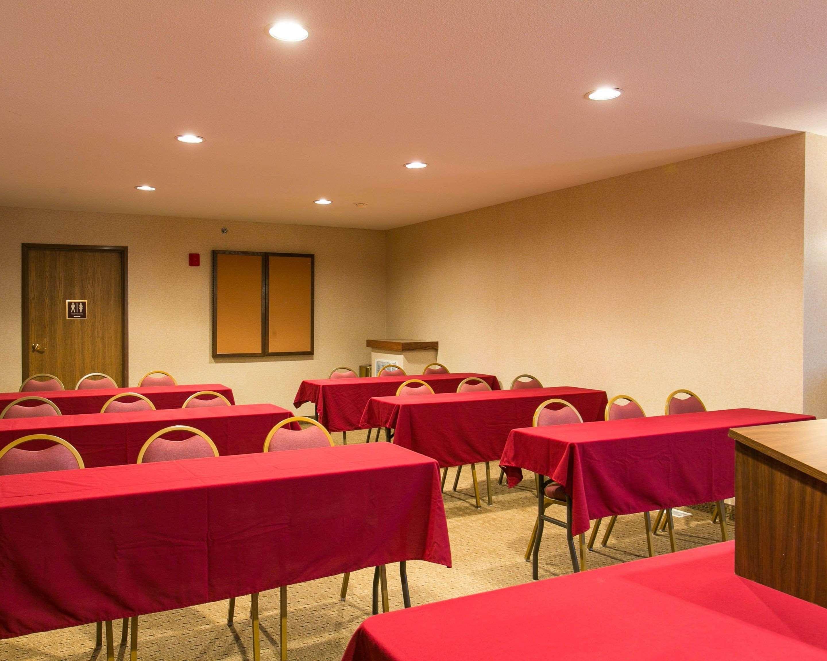 Comfort Inn Warrensburg Station Εξωτερικό φωτογραφία