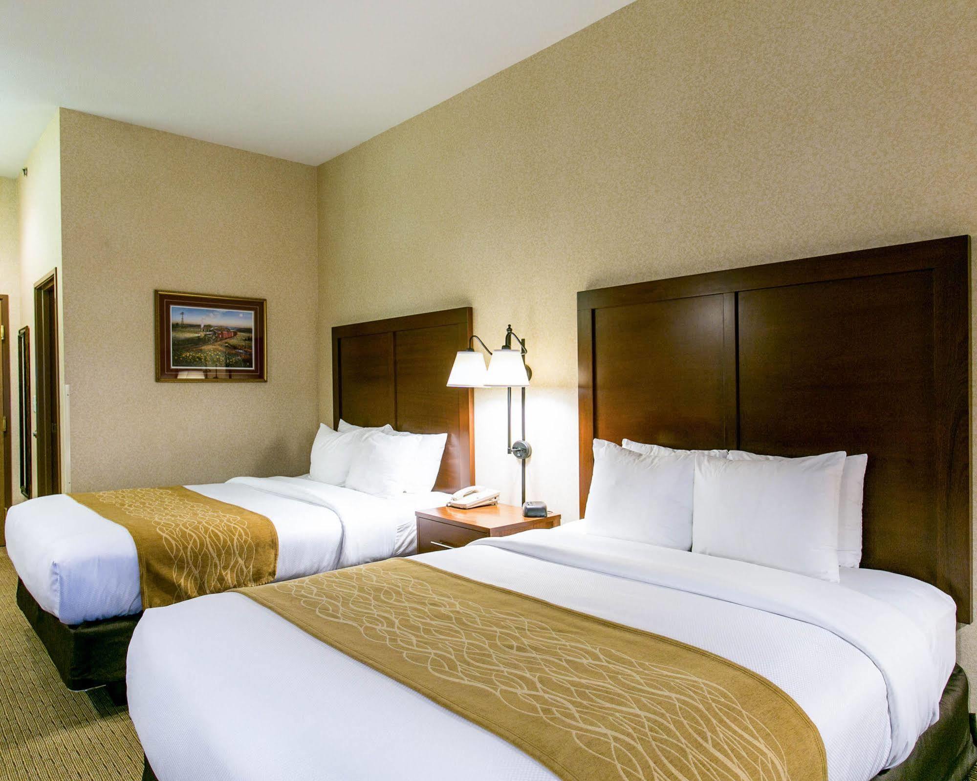 Comfort Inn Warrensburg Station Εξωτερικό φωτογραφία