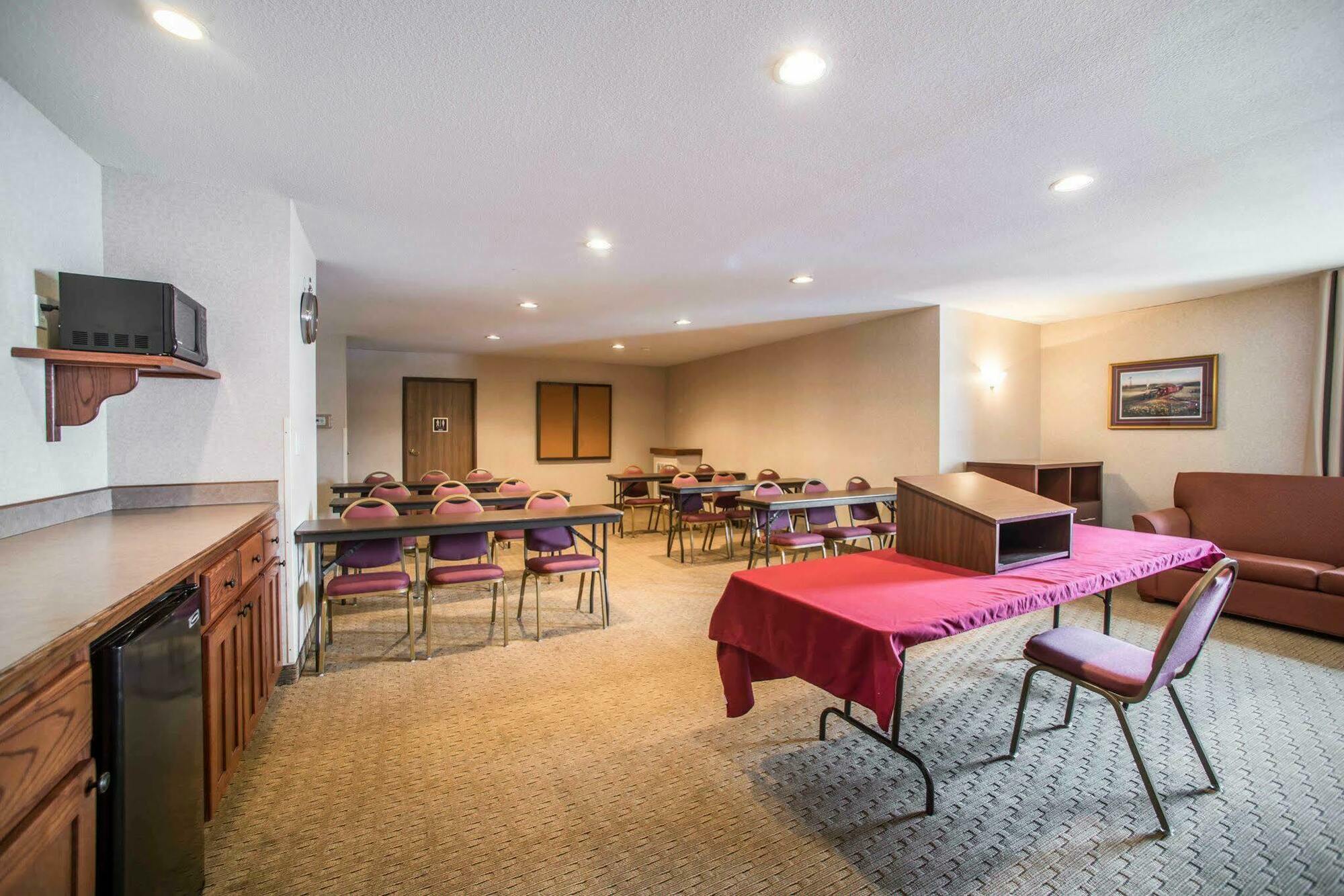 Comfort Inn Warrensburg Station Εξωτερικό φωτογραφία